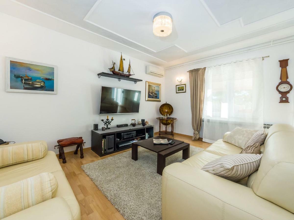 Navis Luxury Villa 보디체 외부 사진